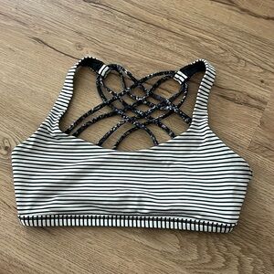 Lululemon Free to be Bra size 4